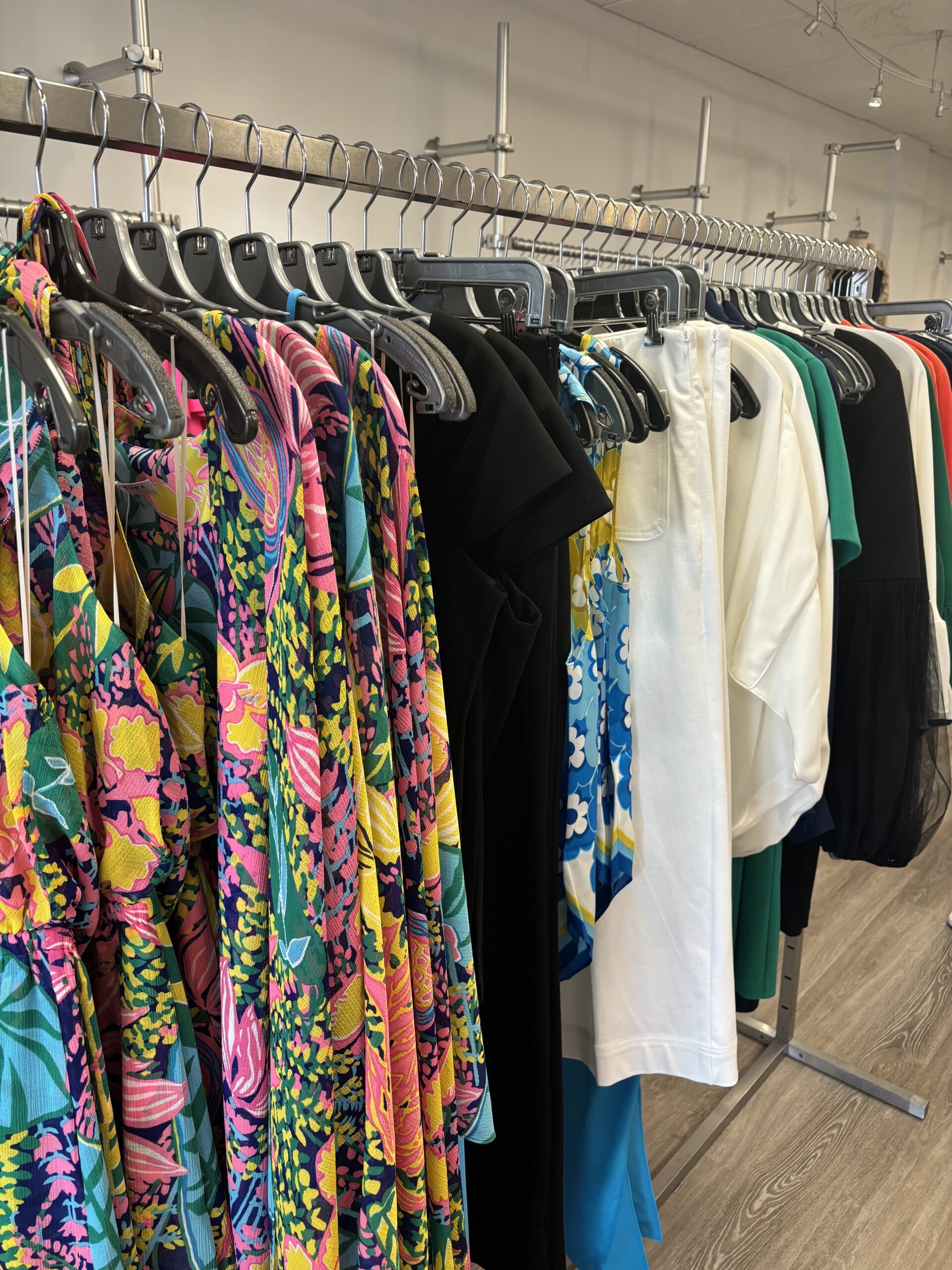 The Bee – Women's Clothing – Sea Girt and Point Pleasant Beach